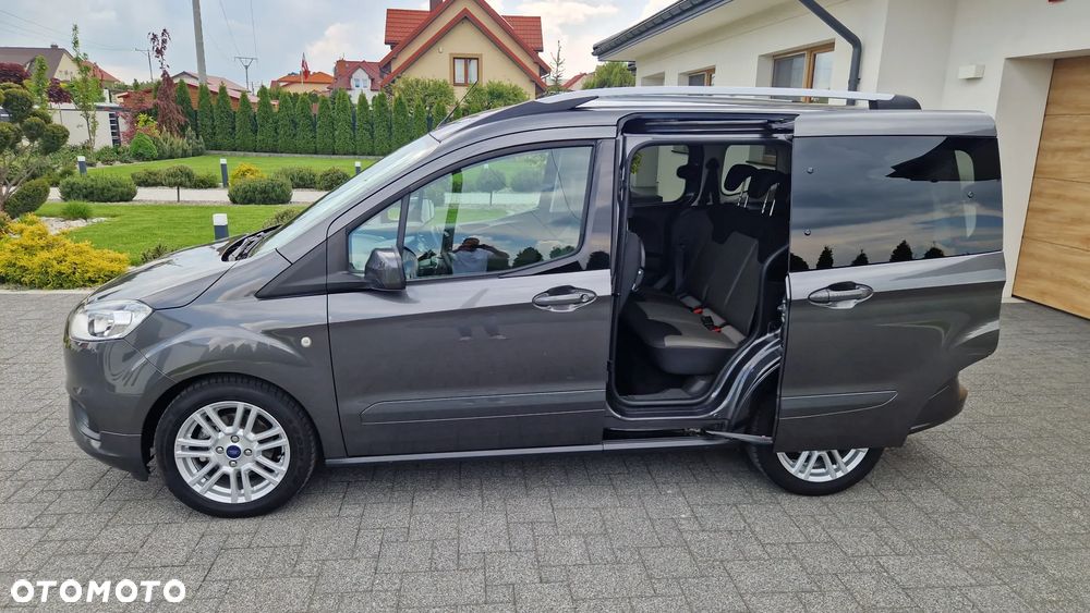 Ford Tourneo Courier 1.0 EcoBoost S&S Titanium - 4