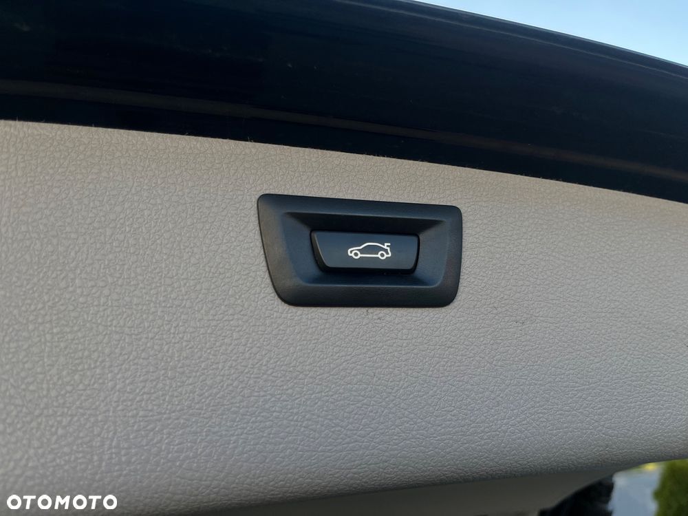 BMW Seria 3 320d Sport Line Shadow - 30