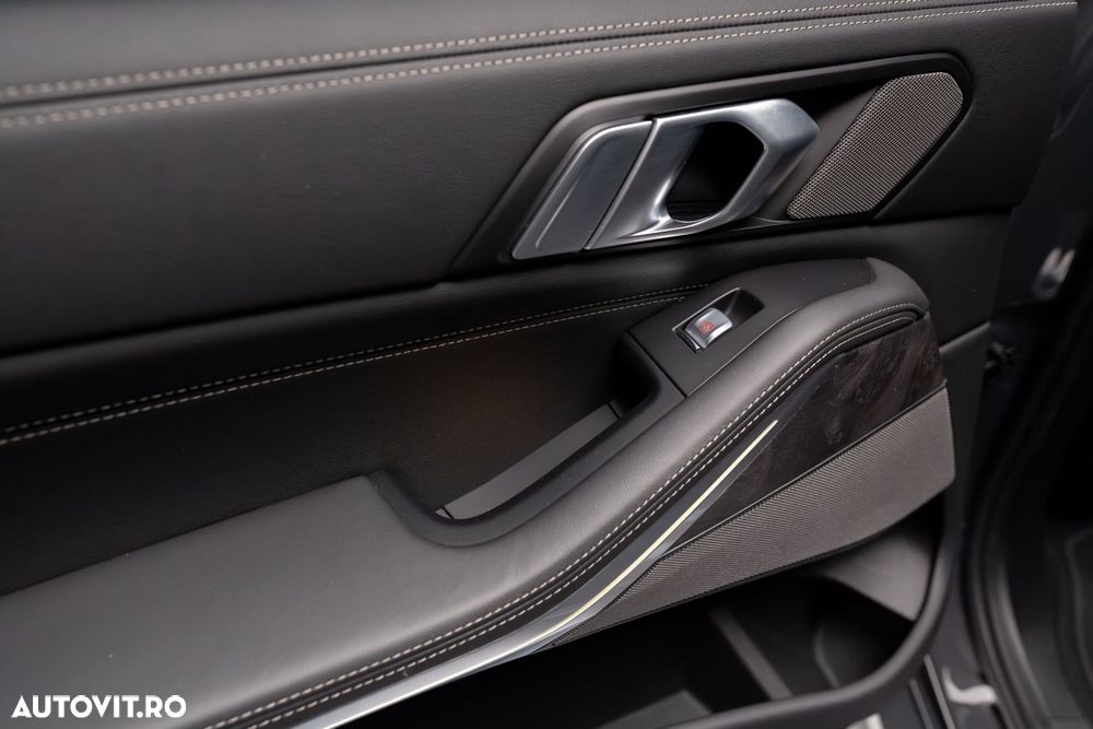 BMW X7 - 7
