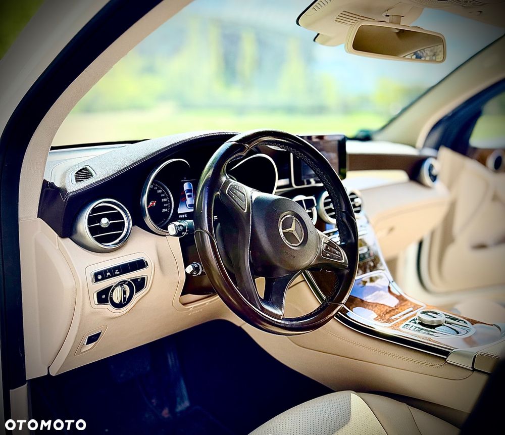 Mercedes-Benz GLC - 11
