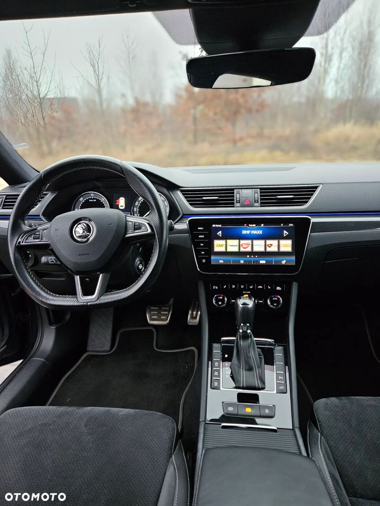 Skoda Superb 2.0 TDI DSG SportLine - 17