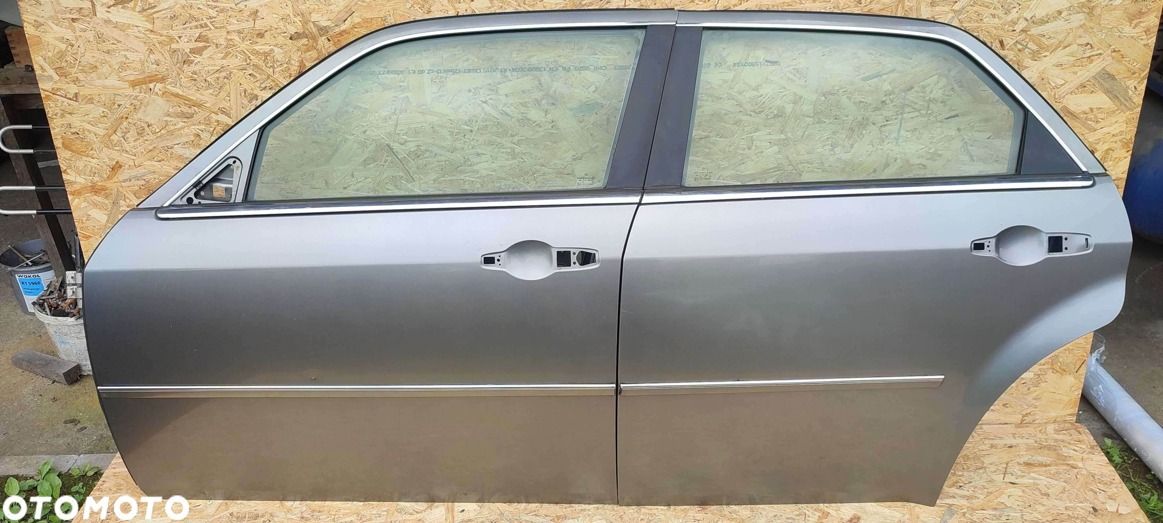 Chrysler 300C I 04-10 sedan drzwi lewy tył lewe tylne poszycie w kolor - 2