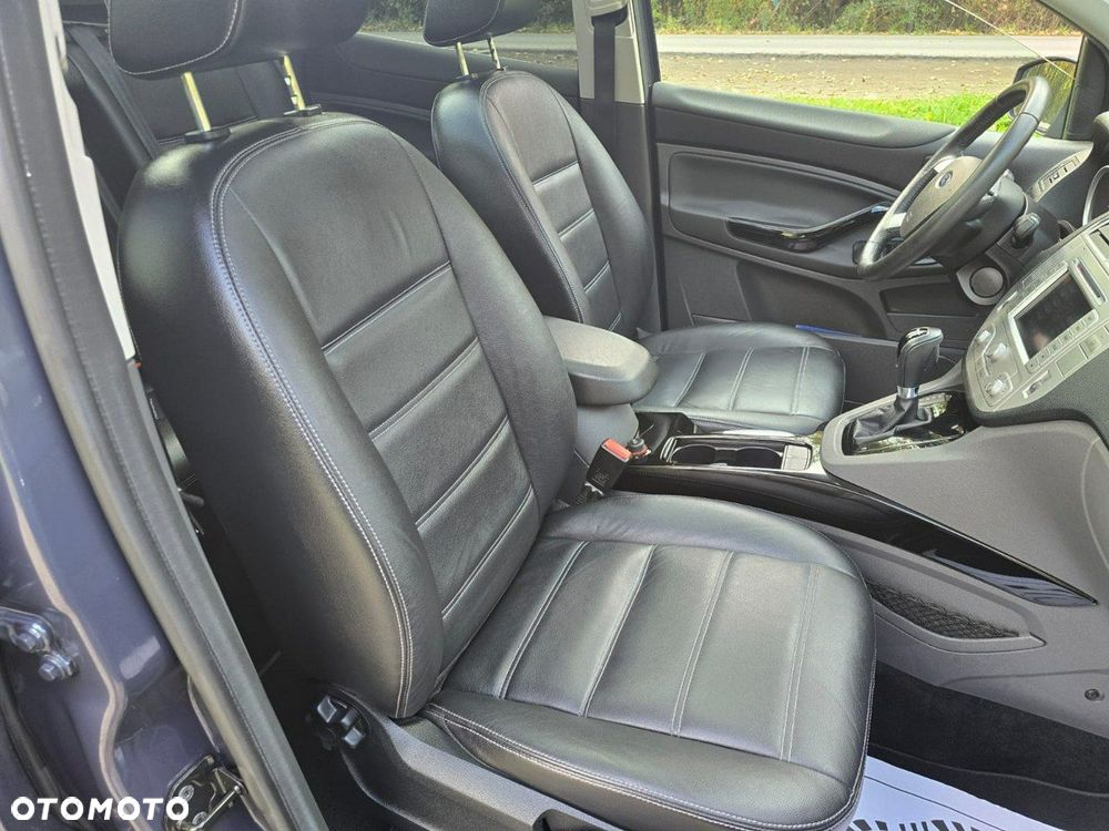 Ford Kuga - 22