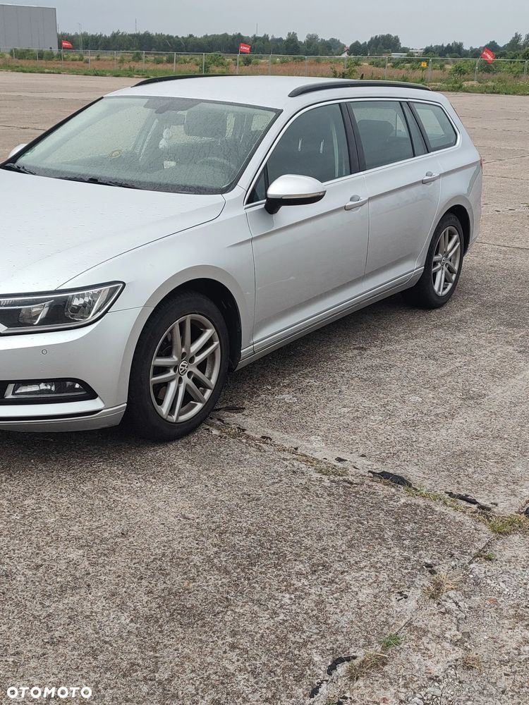 Volkswagen Passat 2.0 TDI SCR DSG Comfortline - 10