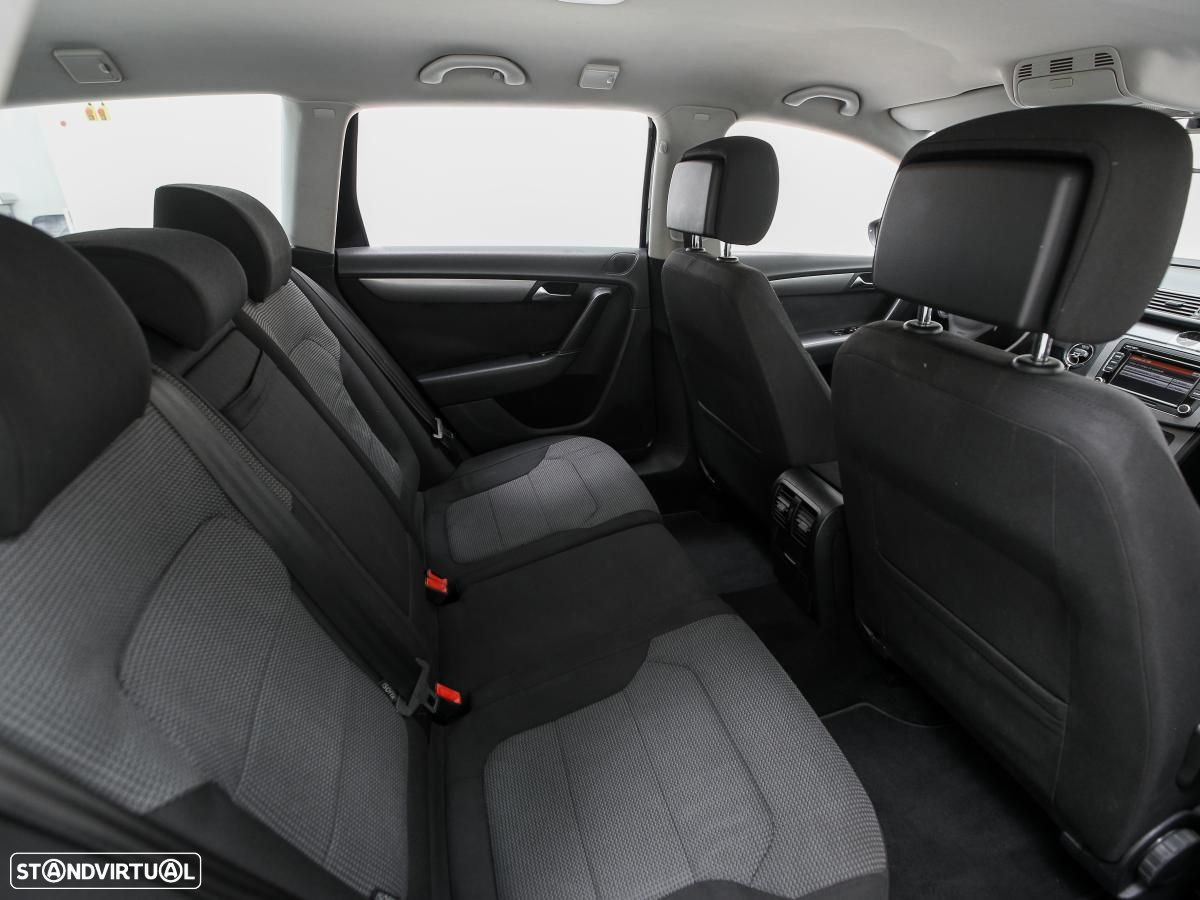 VW Passat Variant - 12