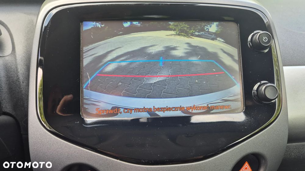 Toyota Aygo x.shift x-play connect - 32