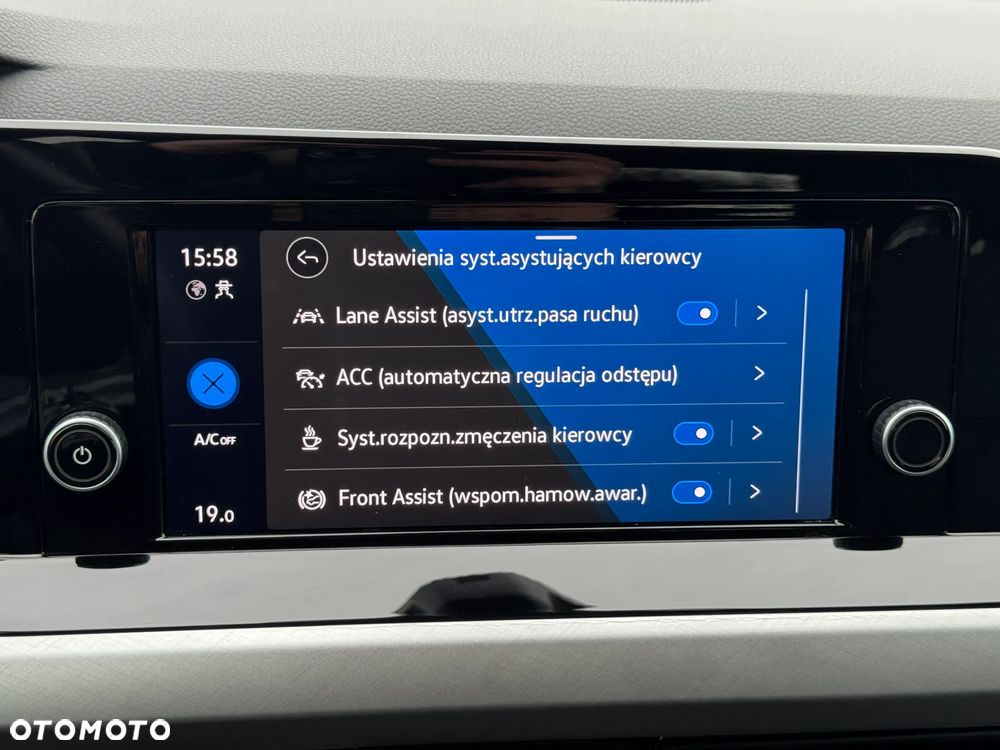 Volkswagen Golf - 21