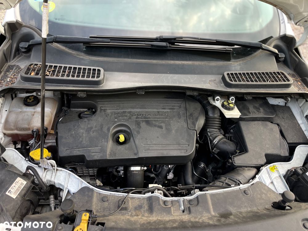 Ford Kuga 2.0 TDCi 2x4 Titanium - 40