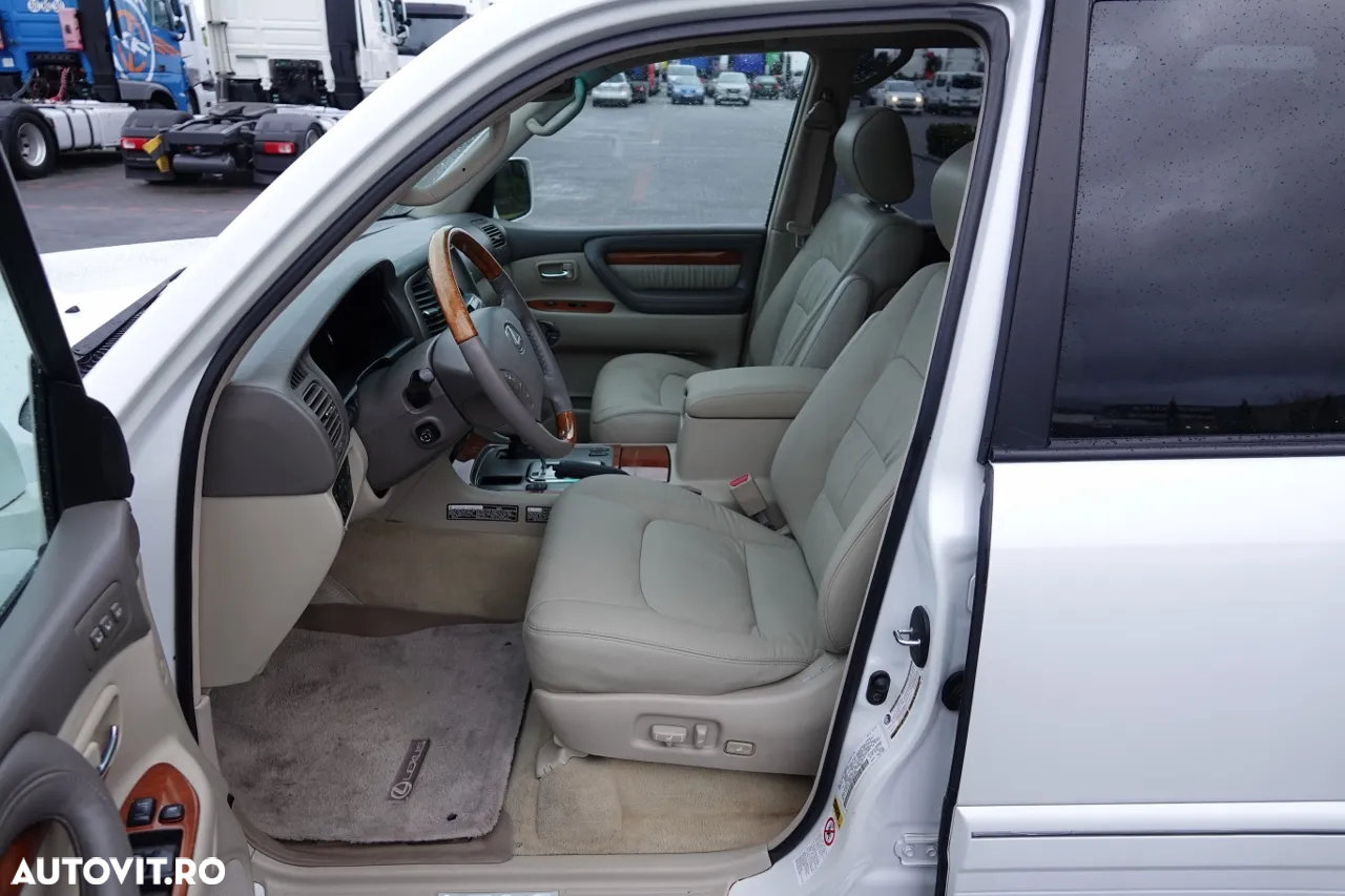 Lexus Seria LX - 11