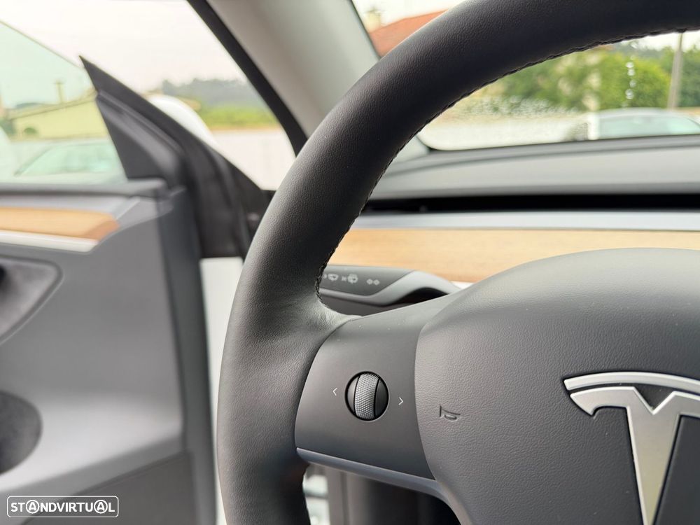 Tesla Model Y Long Range Tração Integral - 33
