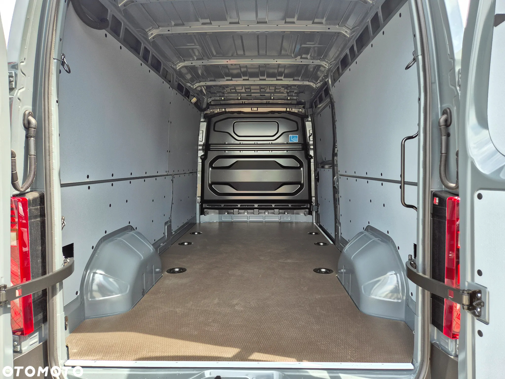 Nissan Interstar - 28
