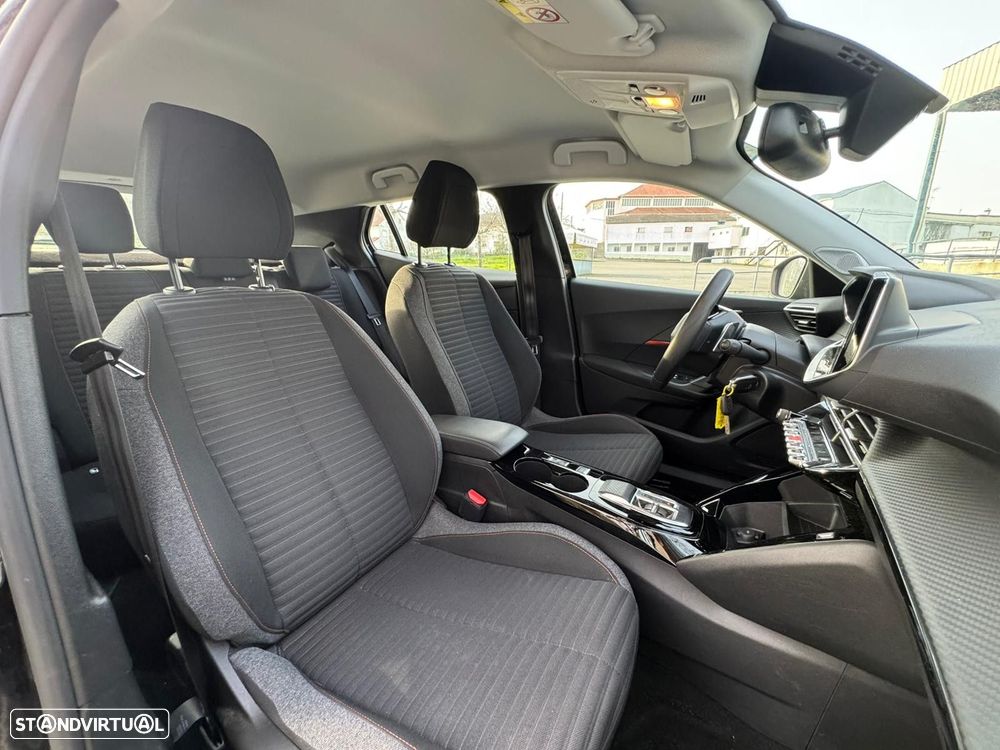 Peugeot 2008 1.2 PureTech Allure Pack EAT8 - 30