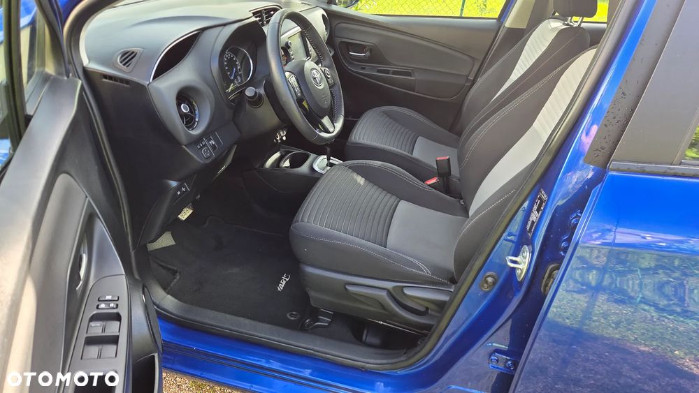 Toyota Yaris Hybrid 100 Premium EU6 - 12