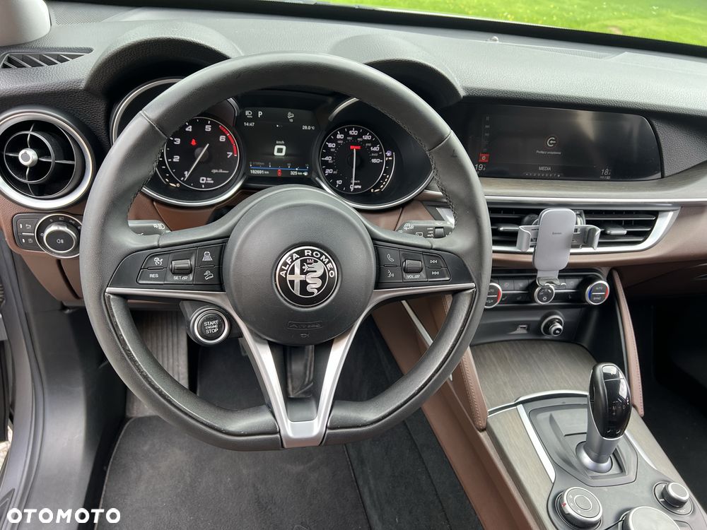 Alfa Romeo Stelvio - 5