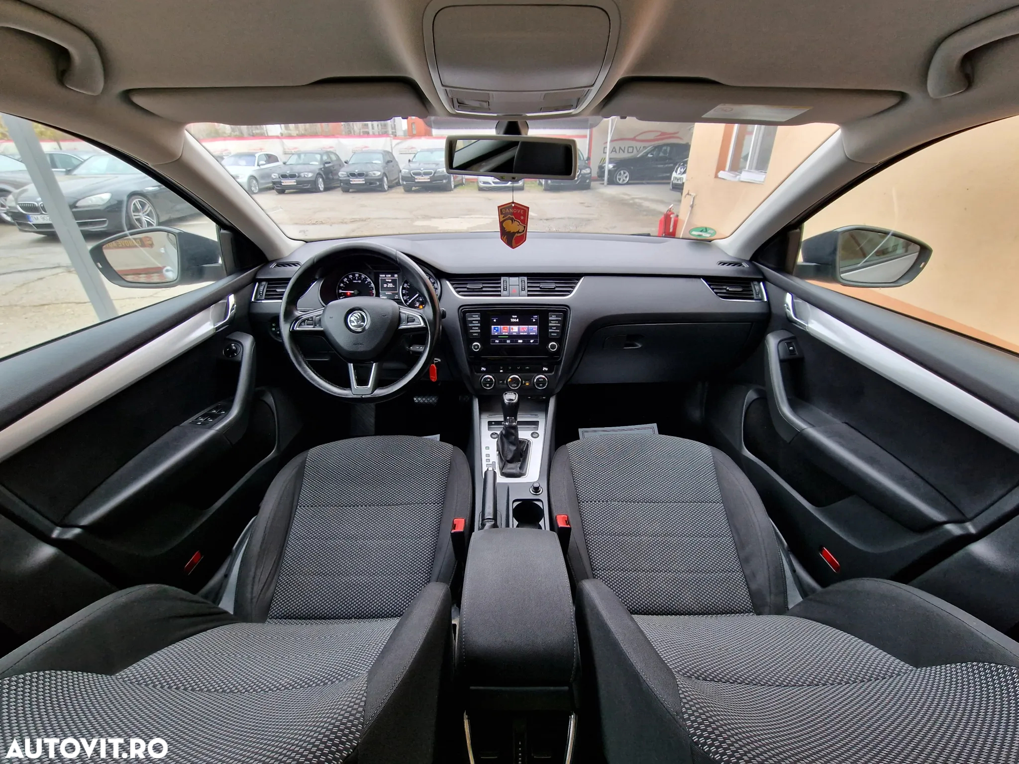 Skoda Octavia 2.0 TDI DSG Style - 8