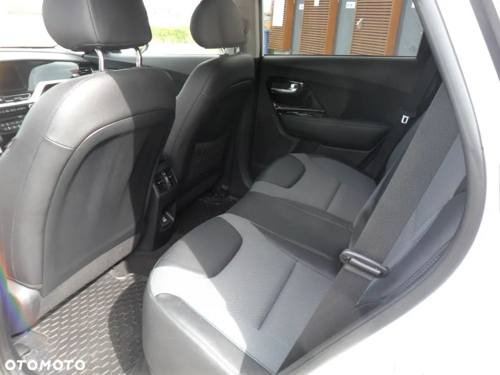 Kia Niro e-Niro 64kWh L - 19