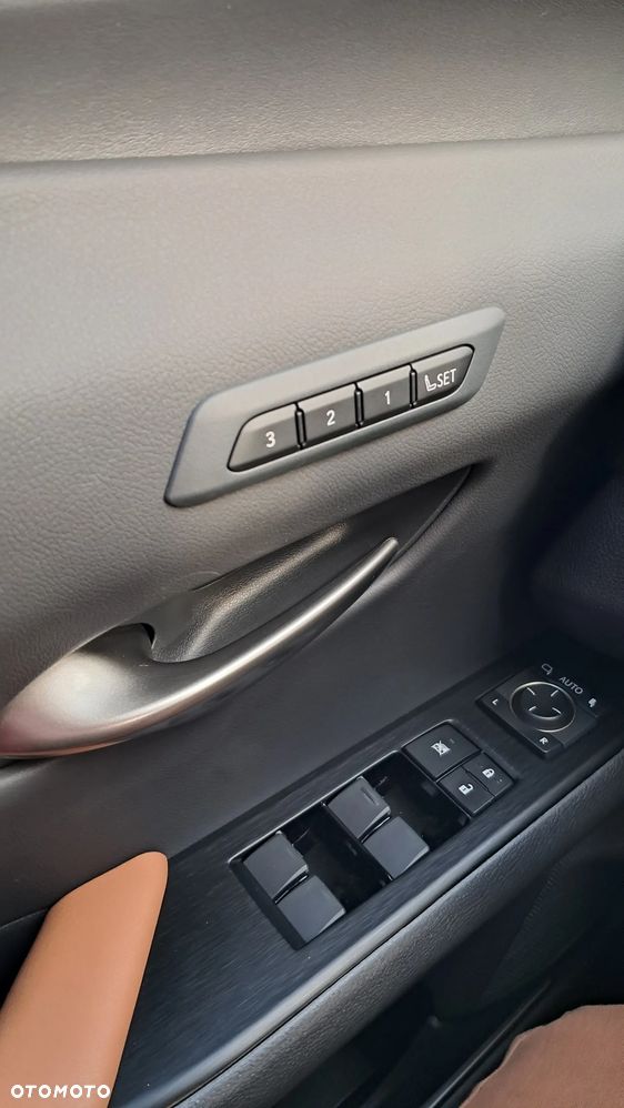 Lexus UX 250h GPF Omotenashi 2WD - 6