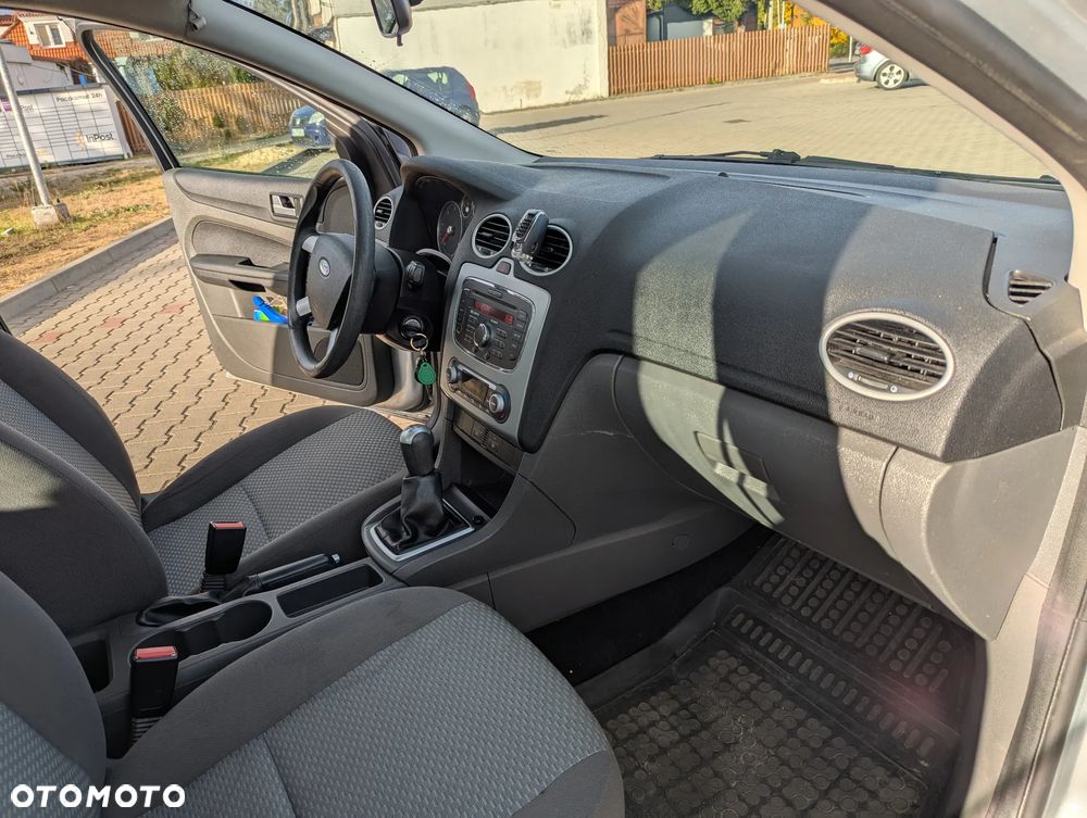 Ford Focus 1.8 TDCi Ambiente - 23