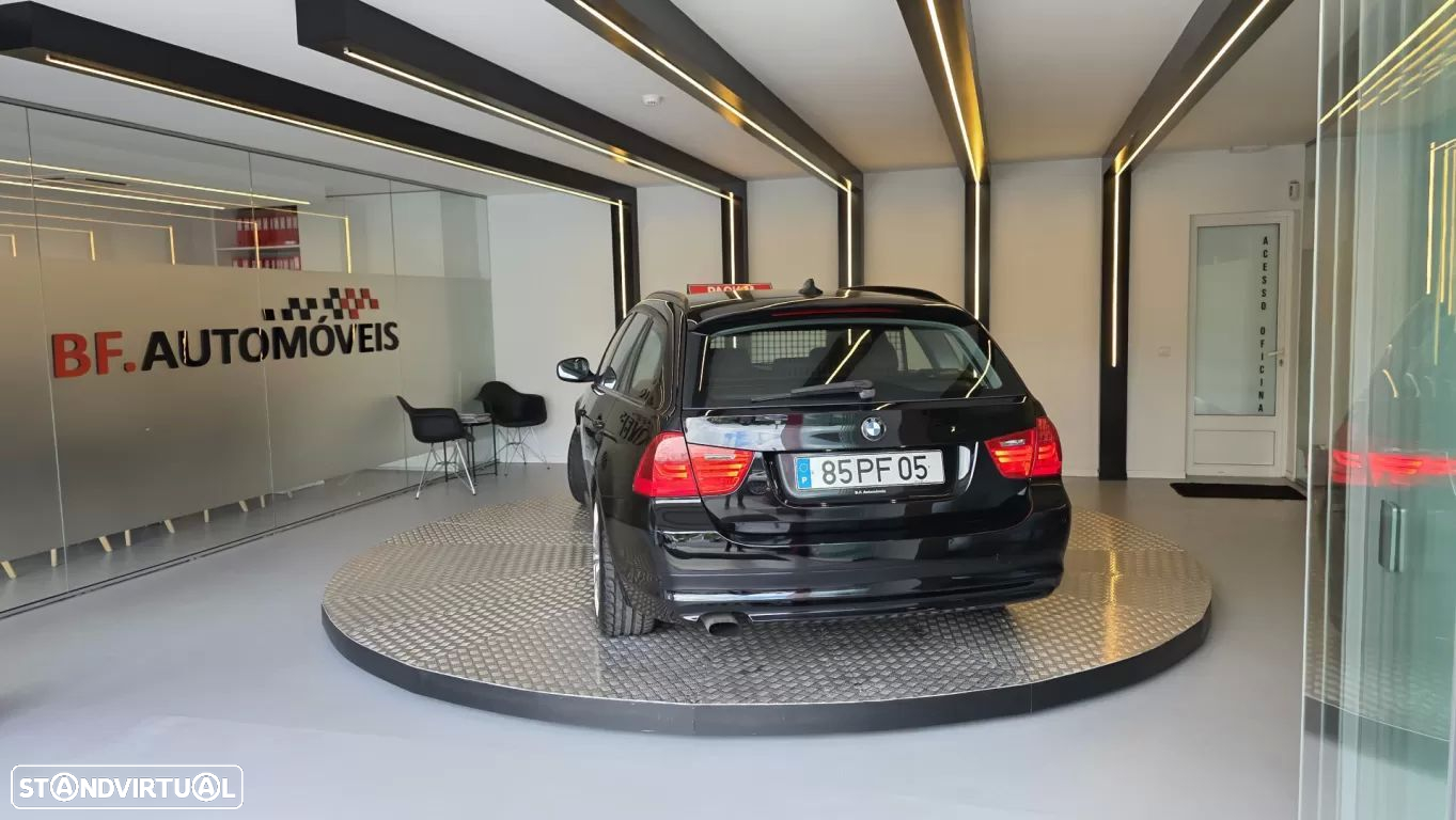 BMW 318 d Touring Navigation Sport - 14