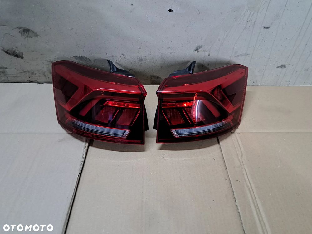 Volkswagen t-roc lift lampa lewy tył prawy tyl karoseryjna 2GA945095D - 1