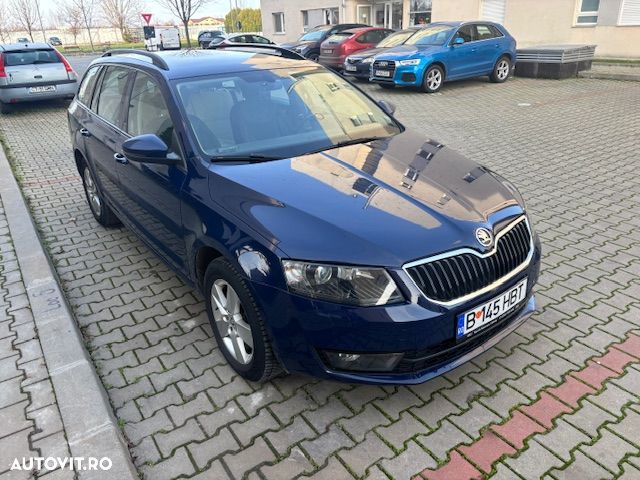 Skoda Octavia Combi Diesel 2.0 TDI Style - 7