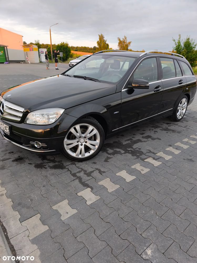 Mercedes-Benz Klasa C 180 CGI Automatik BlueEFFICIENCY Avantgarde - 9