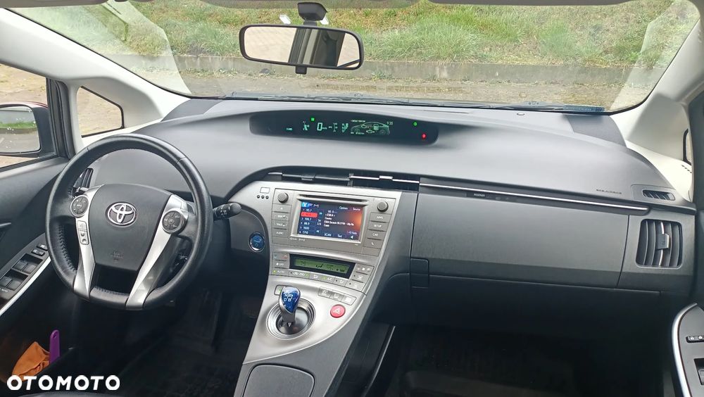 Toyota Prius (Hybrid) Comfort - 9