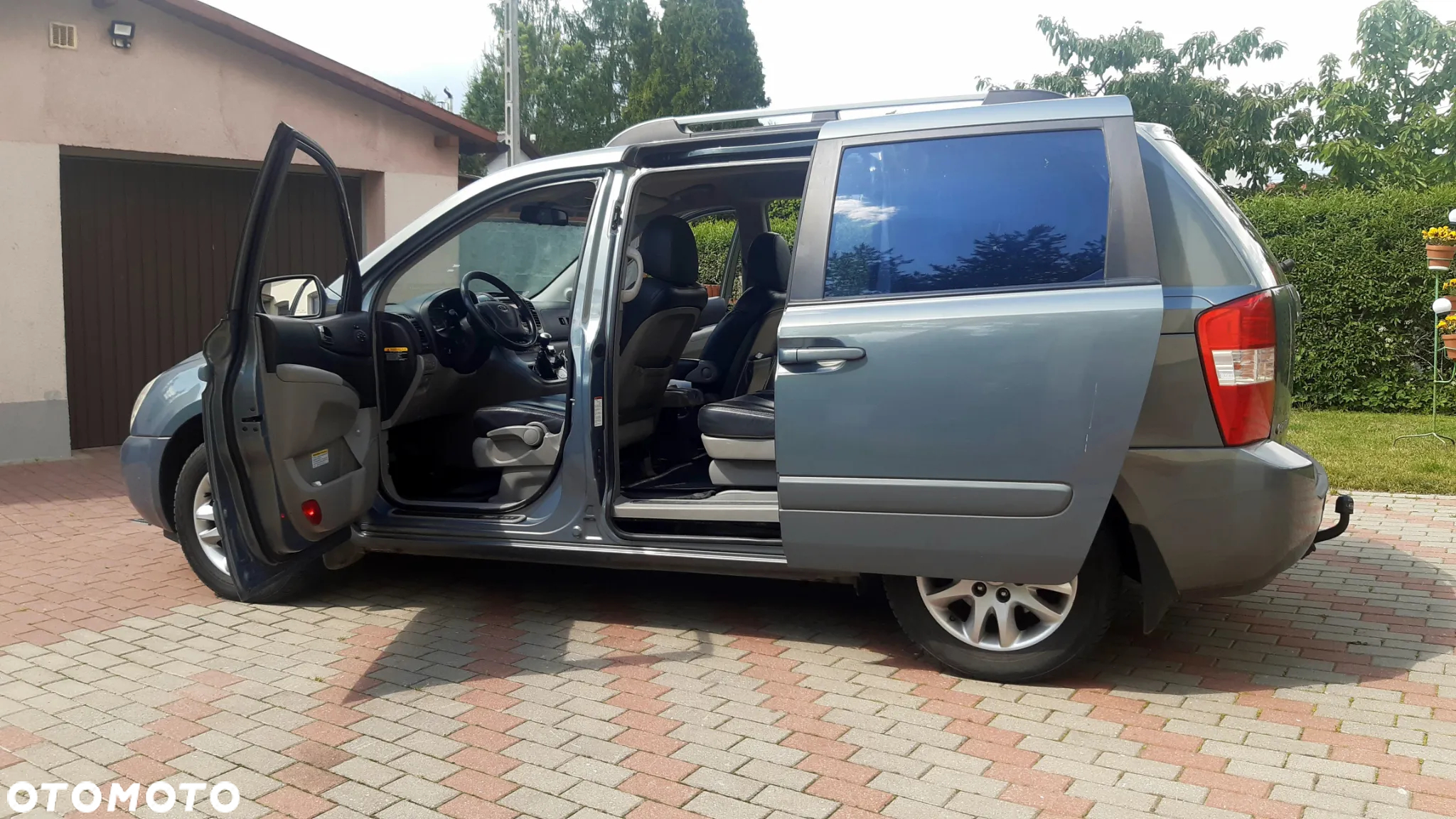 Kia Carnival - 10