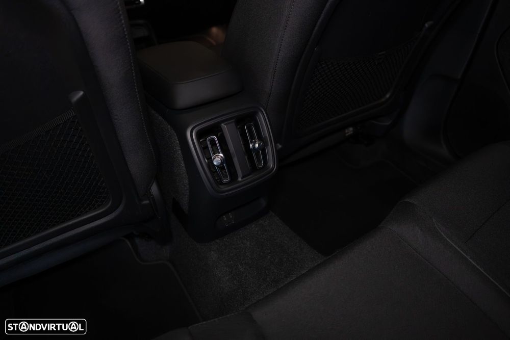 Volvo C40 Recharge Twin Motor Plus - 33