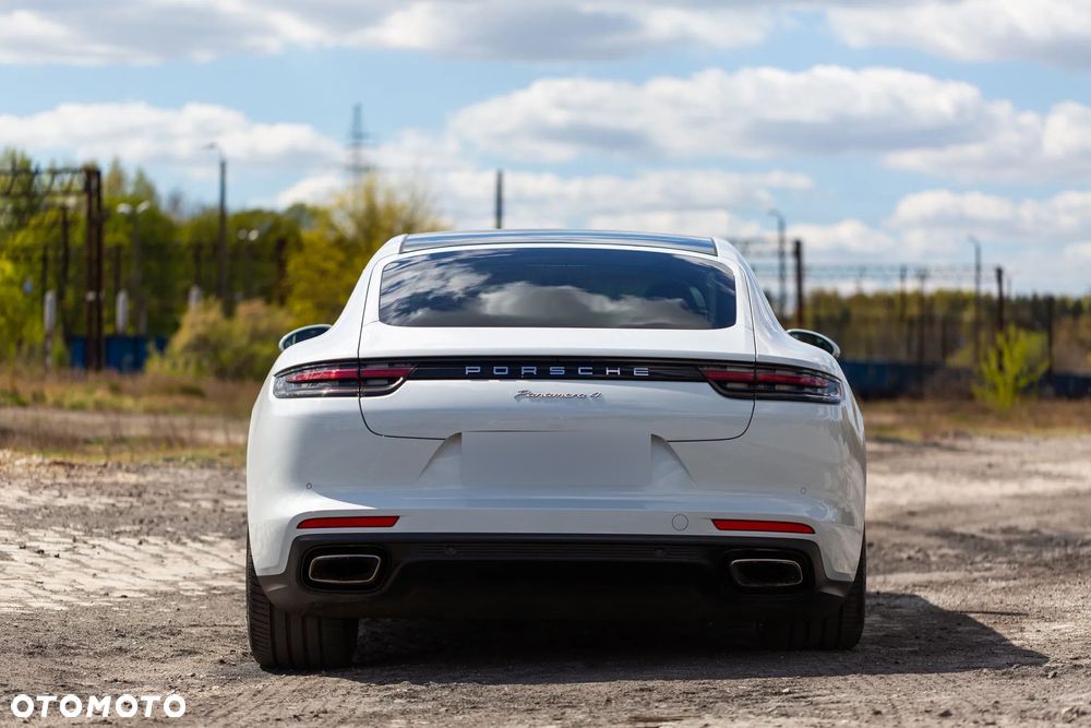 Porsche Panamera 4 Executive - 4