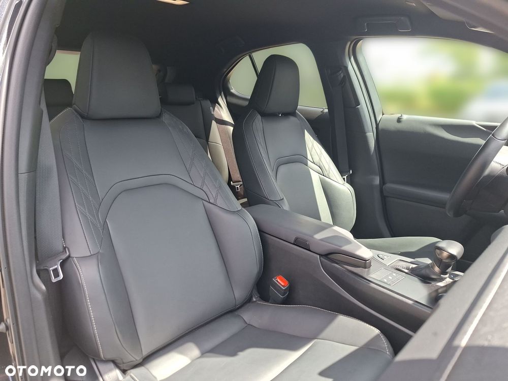 Lexus UX 250h GPF F Sport Design 2WD - 16