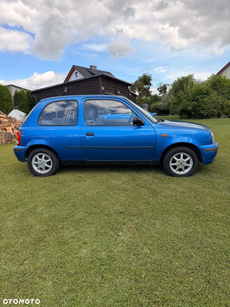 Nissan Micra 1.0 L - 3