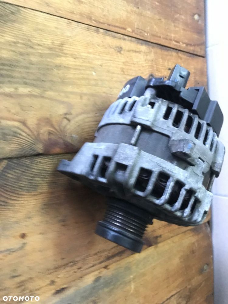 MERCEDES 246 176 alternator  A 0009060022  benzyna - 2