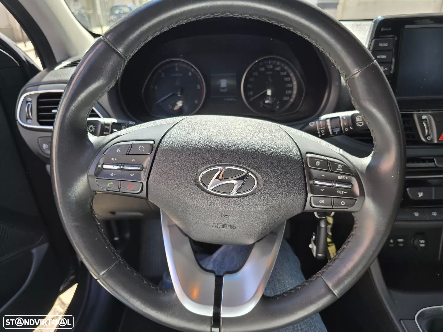 Hyundai i30 1.6 CRDI Blue Comfort+Navi - 15