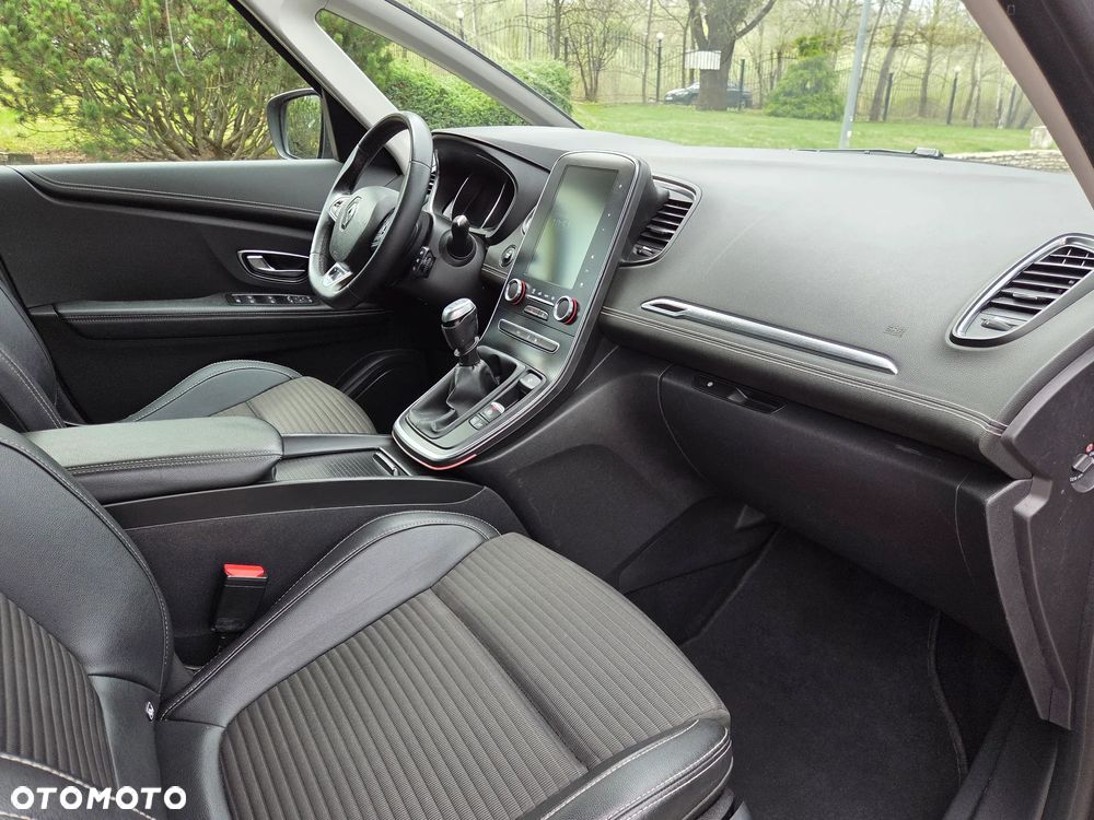 Renault Grand Scenic - 20