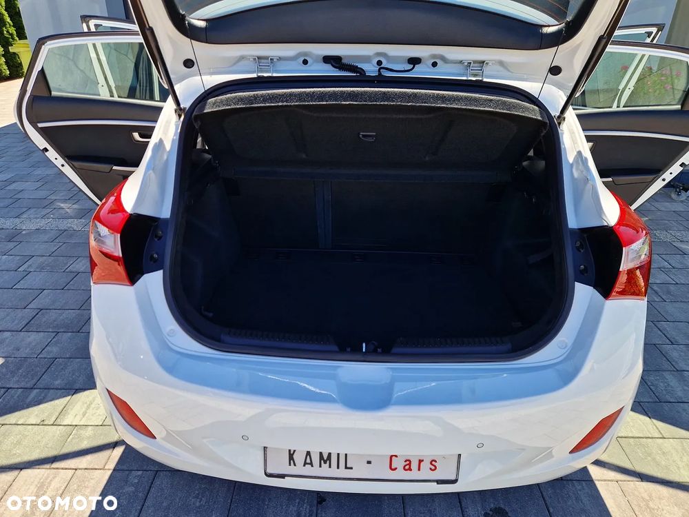 Hyundai i30 blue 1.4 Classic Navigation - 23