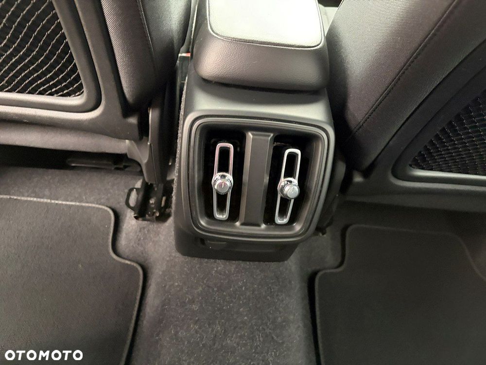 Volvo XC 40 T2 Momentum - 13