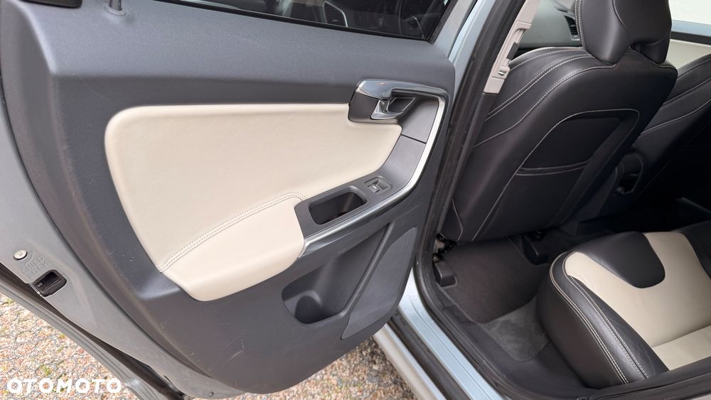 Volvo XC 60 D4 Drive-E Summum - 17