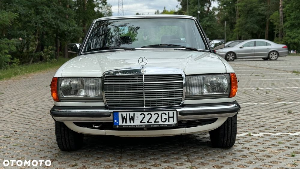 Mercedes-Benz W123 - 4