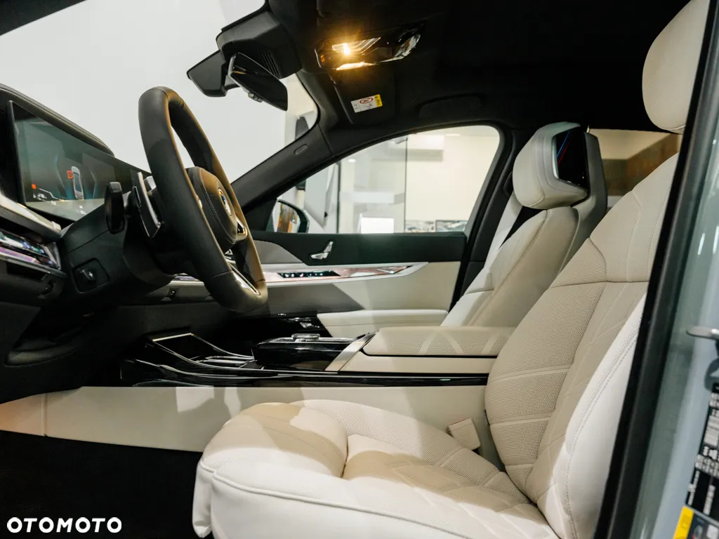 BMW Seria 7 750e PHEV xDrive M Sport sport - 8