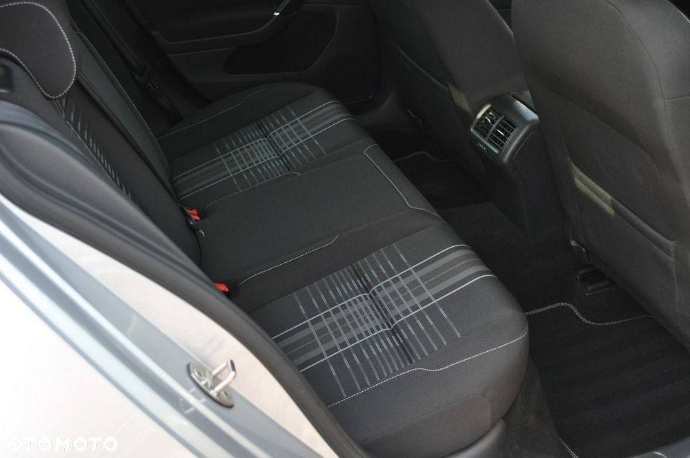 Volkswagen Golf 1.4 TSI BlueMotion Technology Lounge - 37