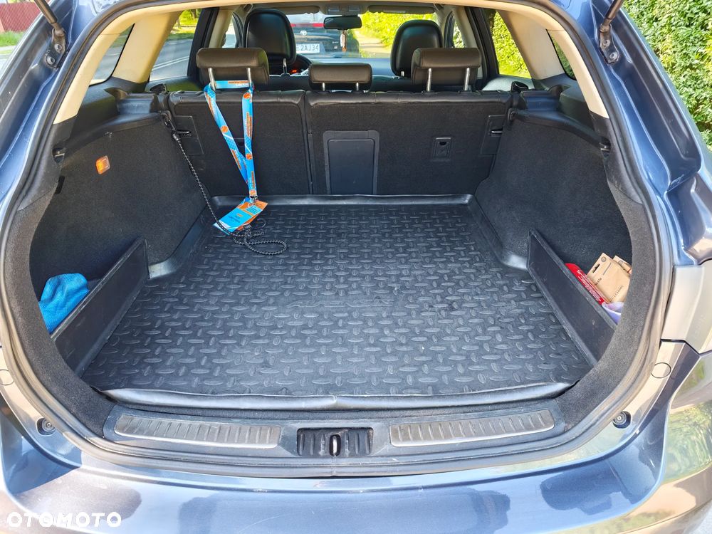 Toyota Avensis 1.8 Premium MS - 9