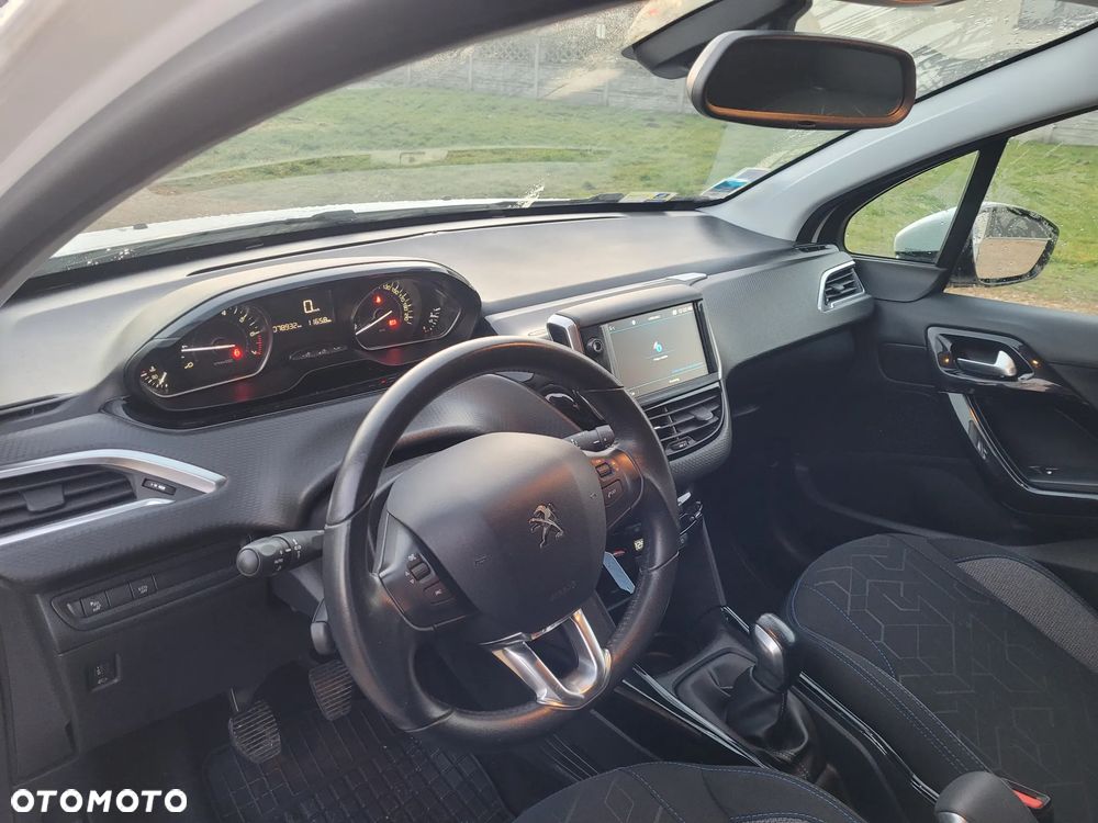 Peugeot 2008 PureTech 82 Signature - 6