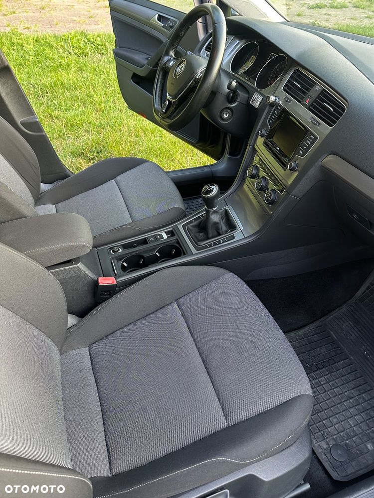 Volkswagen Golf - 27