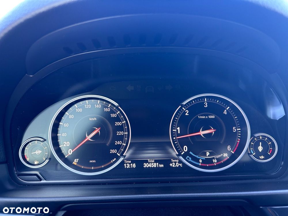 BMW Seria 5 530d xDrive - 27