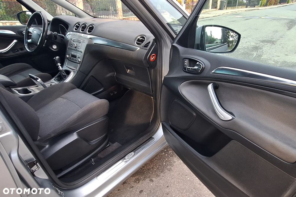 Ford S-Max - 24