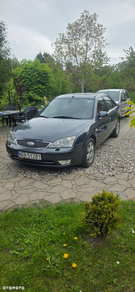 Ford Mondeo 2.5 V6 Ghia - 14