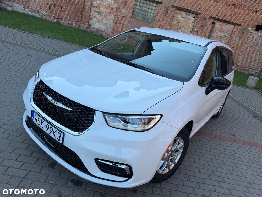 Chrysler Pacifica - 1