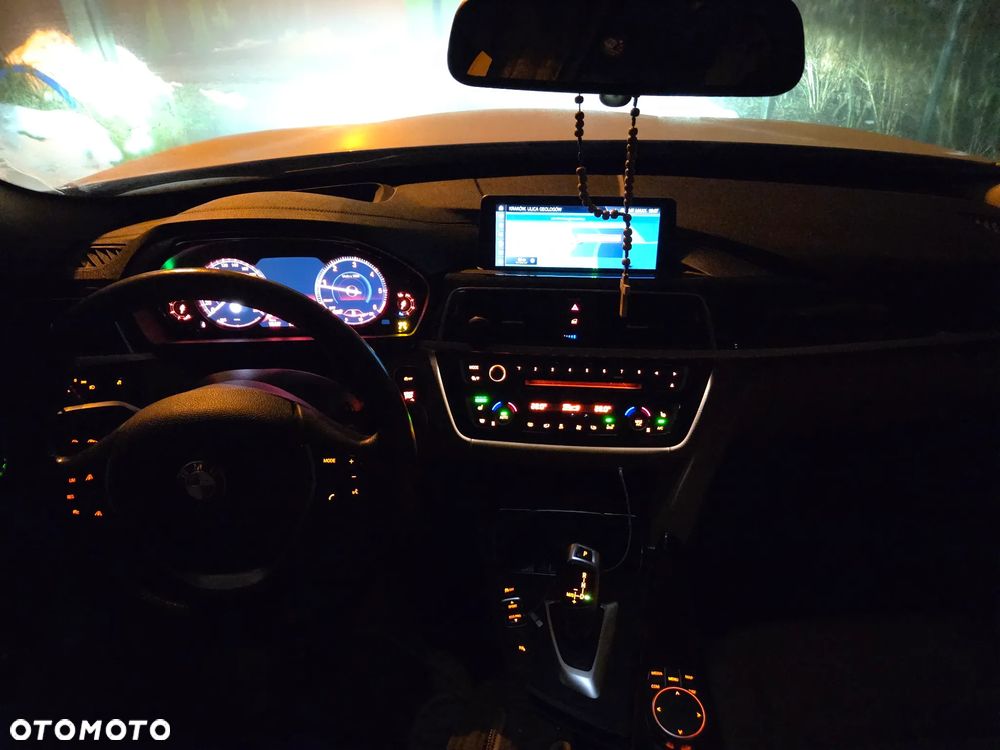 BMW Seria 3 320d Luxury Line - 10