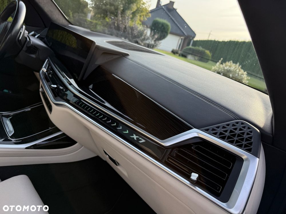 BMW X7 M50d sport - 33
